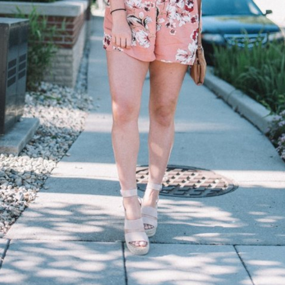 DOLCE VITA Blush Suede Wedge Sandals - Picture 7 of 8
